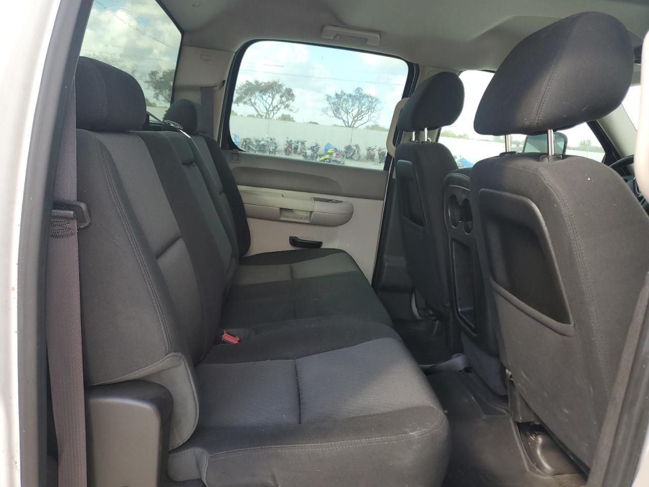 2014 Chevrolet Silverado - Image 10