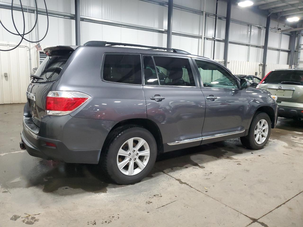 2013 Toyota Highlander - Image 3