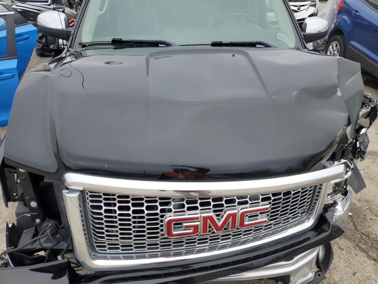 2010 GMC Sierra - Image 12