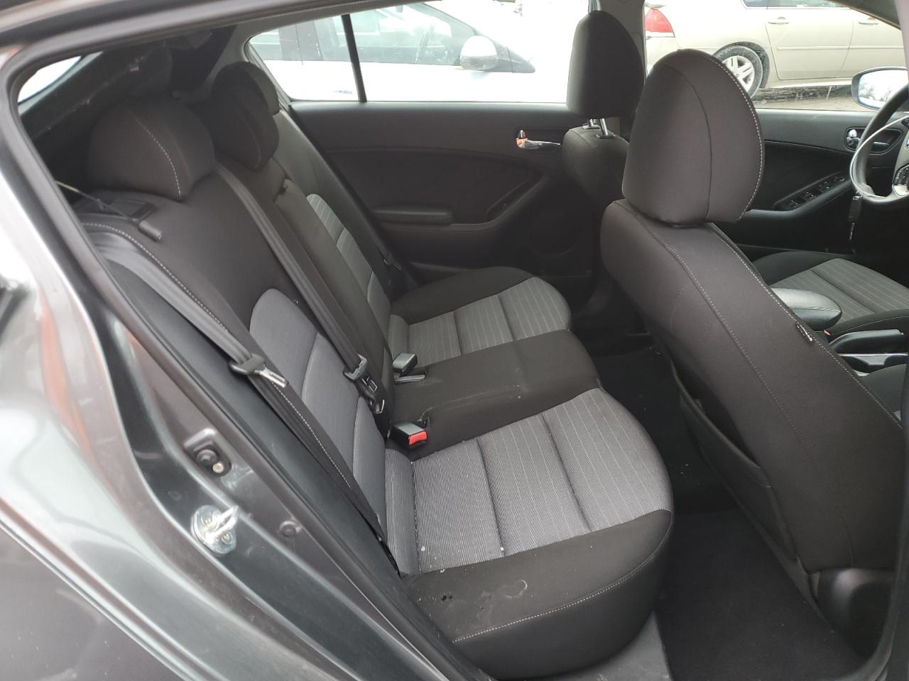 2016 Kia Forte - Image 10