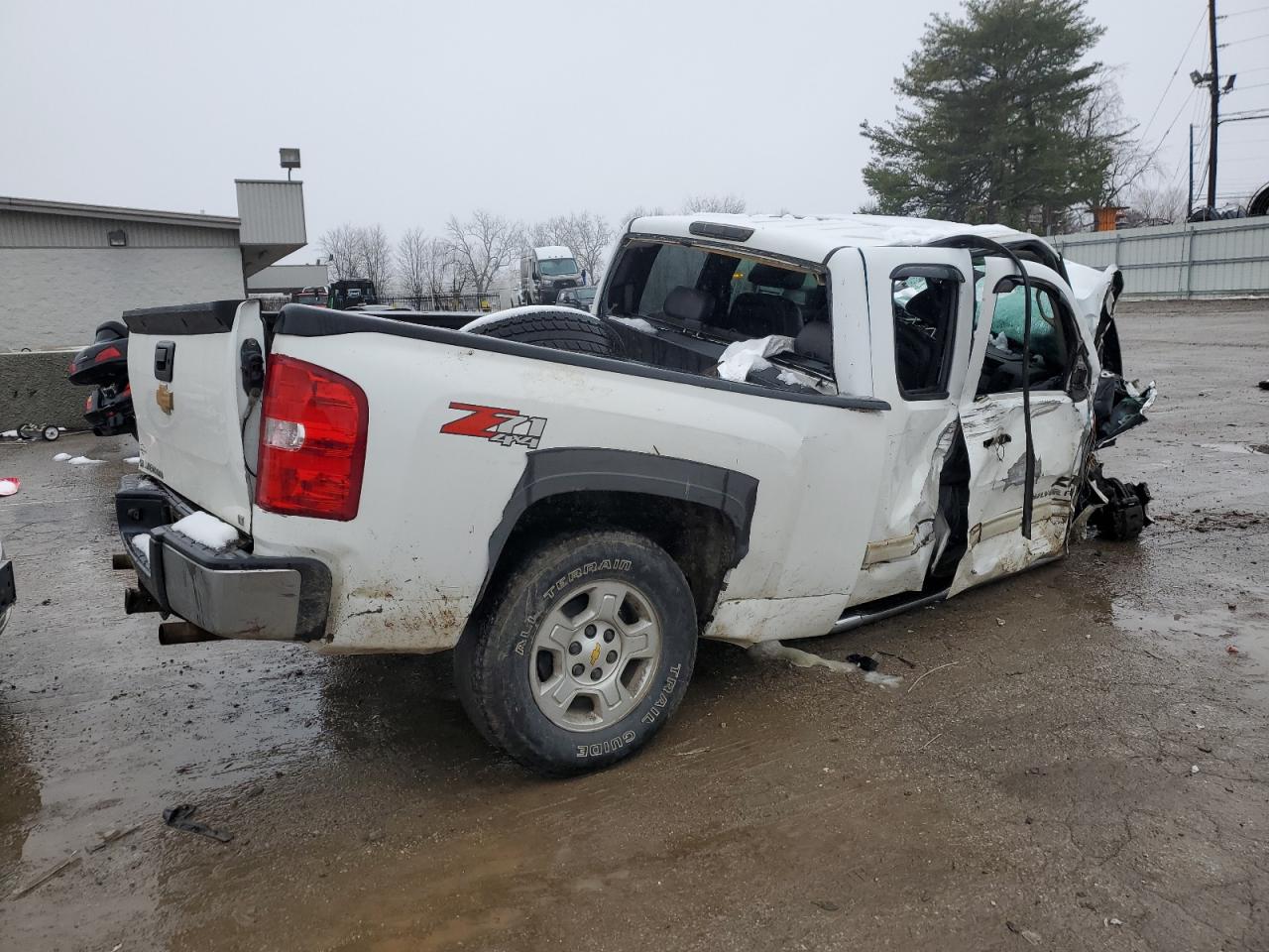 2009 Chevrolet Silverado - Image 3