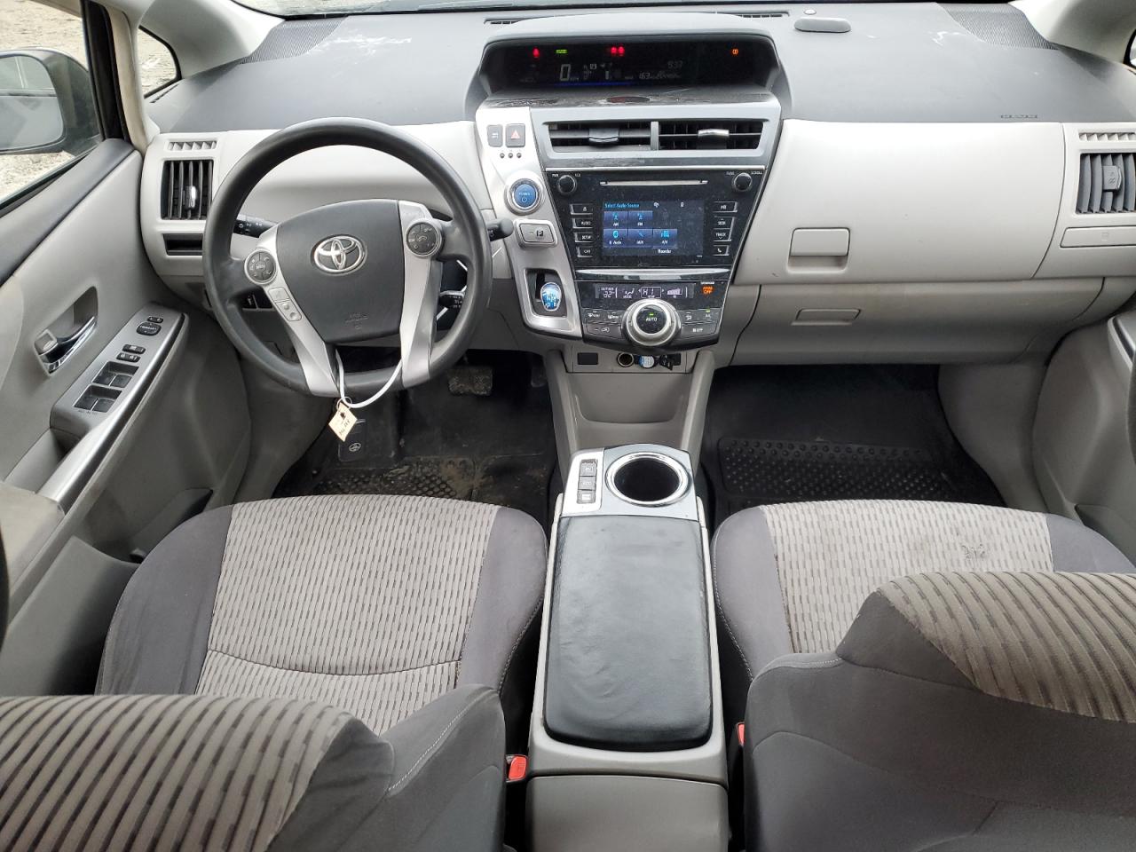 2015 Toyota Prius - Image 8