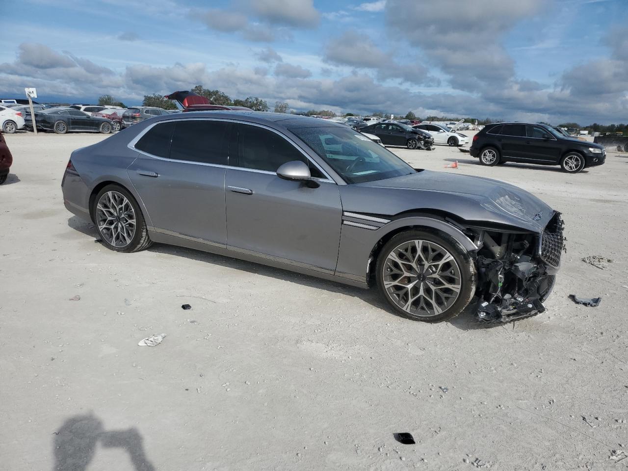 2024 Genesis G90 - Image 4