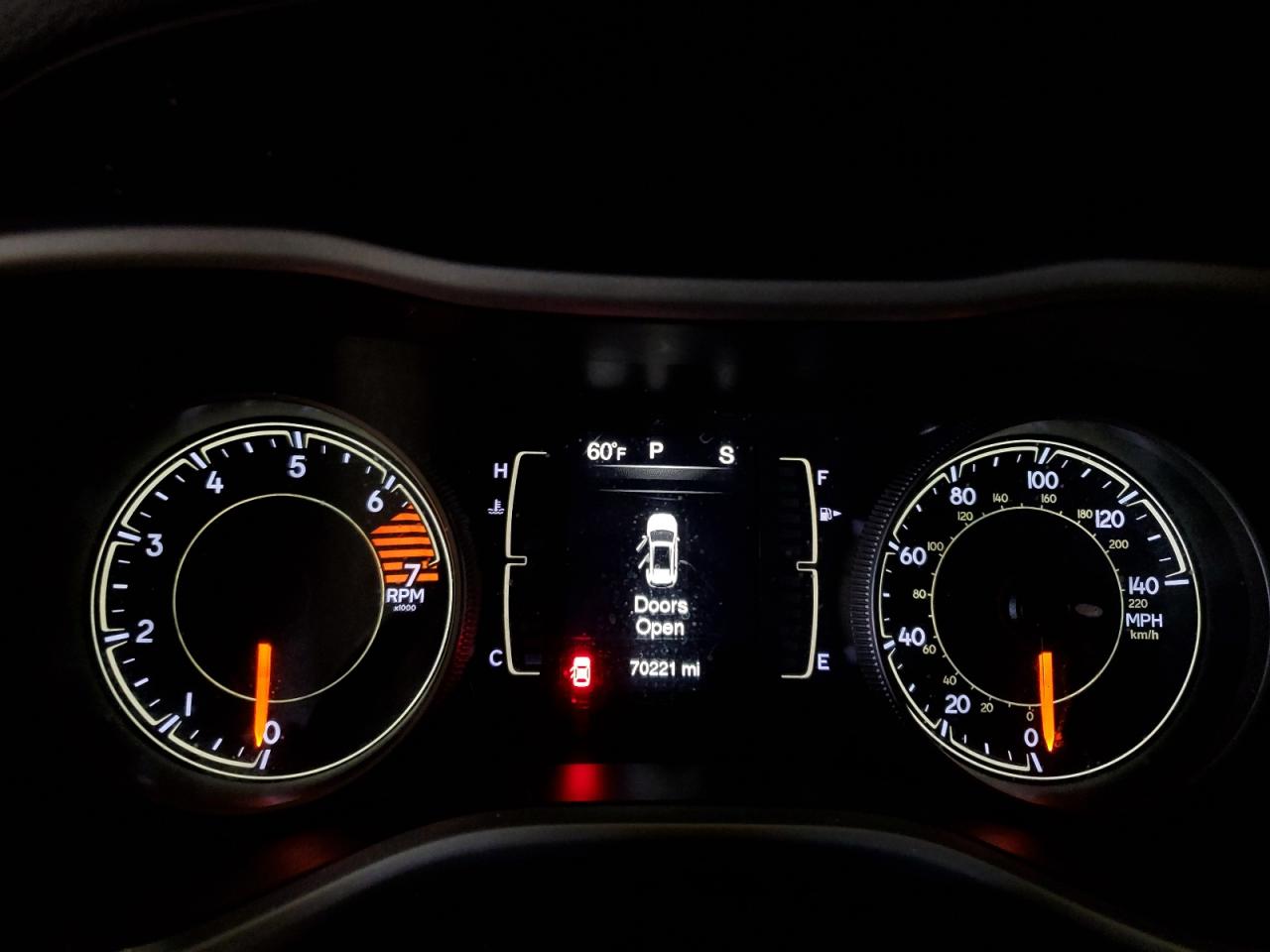 2018 Jeep Grand Cherokee - Image 9