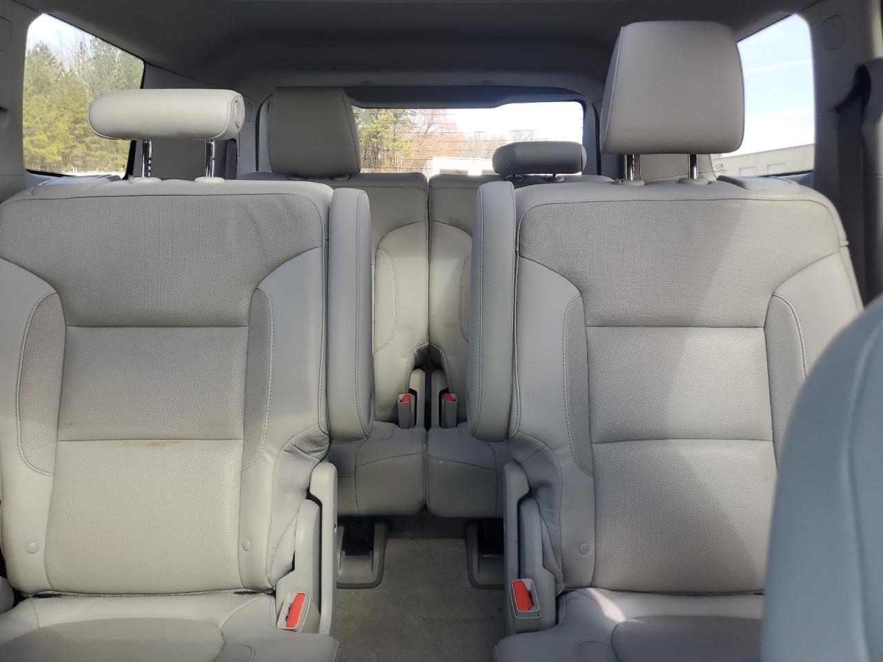 2017 GMC Acadia - Image 10