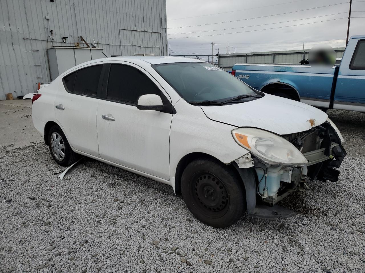 2013 Nissan Versa - Image 4
