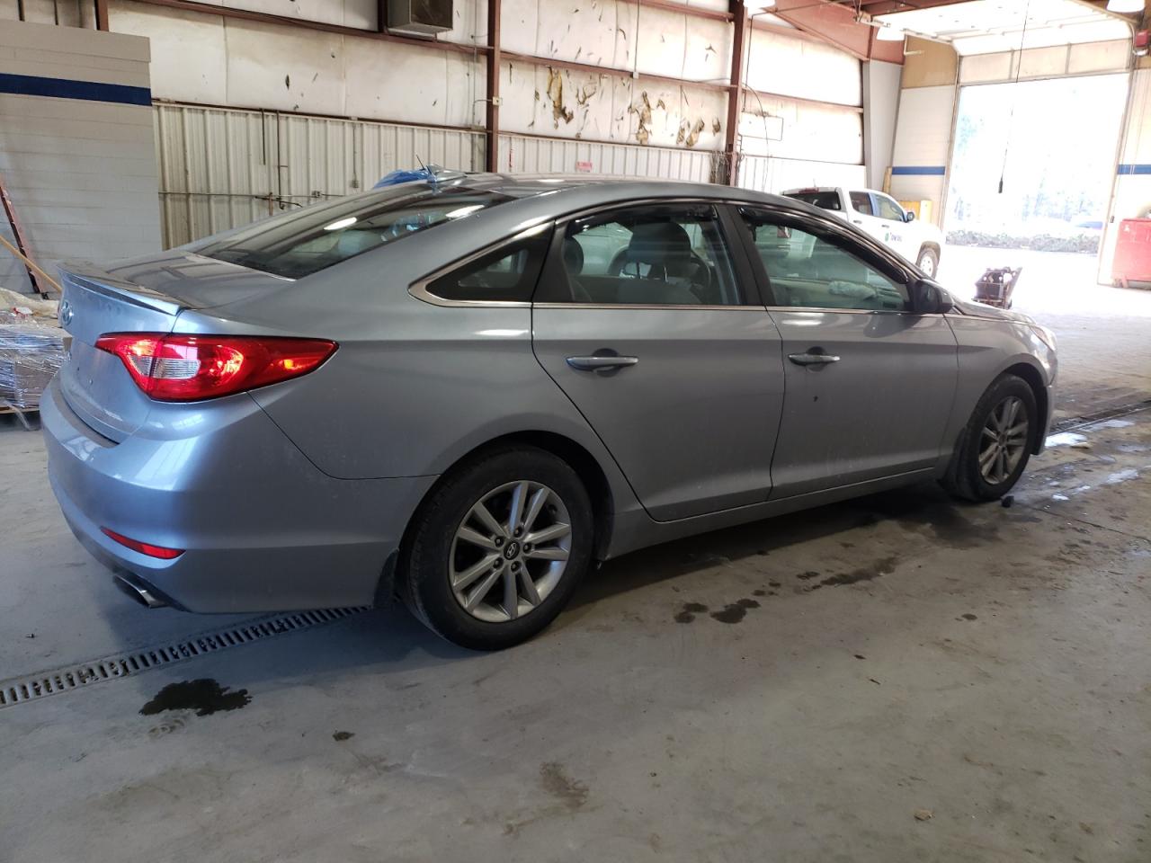 2015 Hyundai Sonata - Image 3
