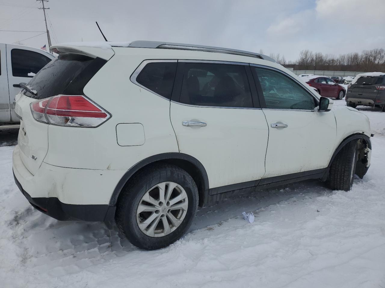 2016 Nissan Rogue - Image 3