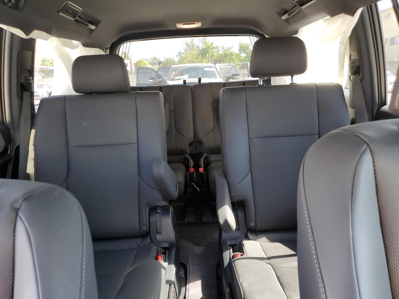 2023 Lexus GX - Image 10