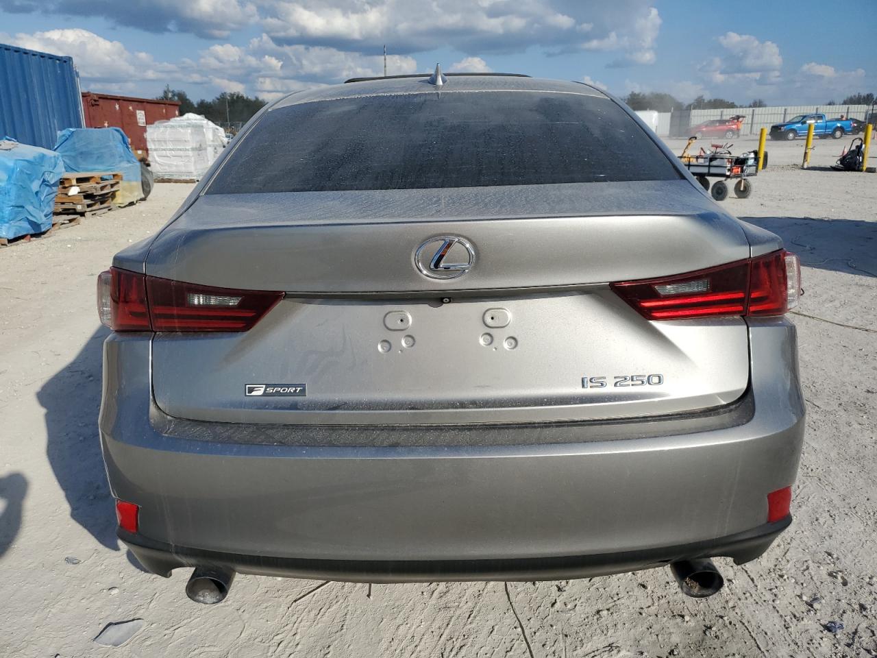 2015 Lexus IS - Image 6