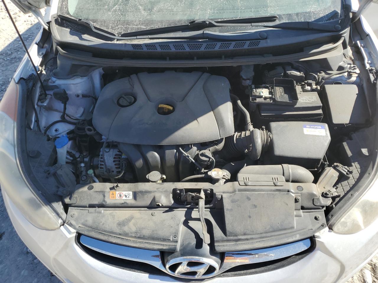 2013 Hyundai Elantra - Image 11