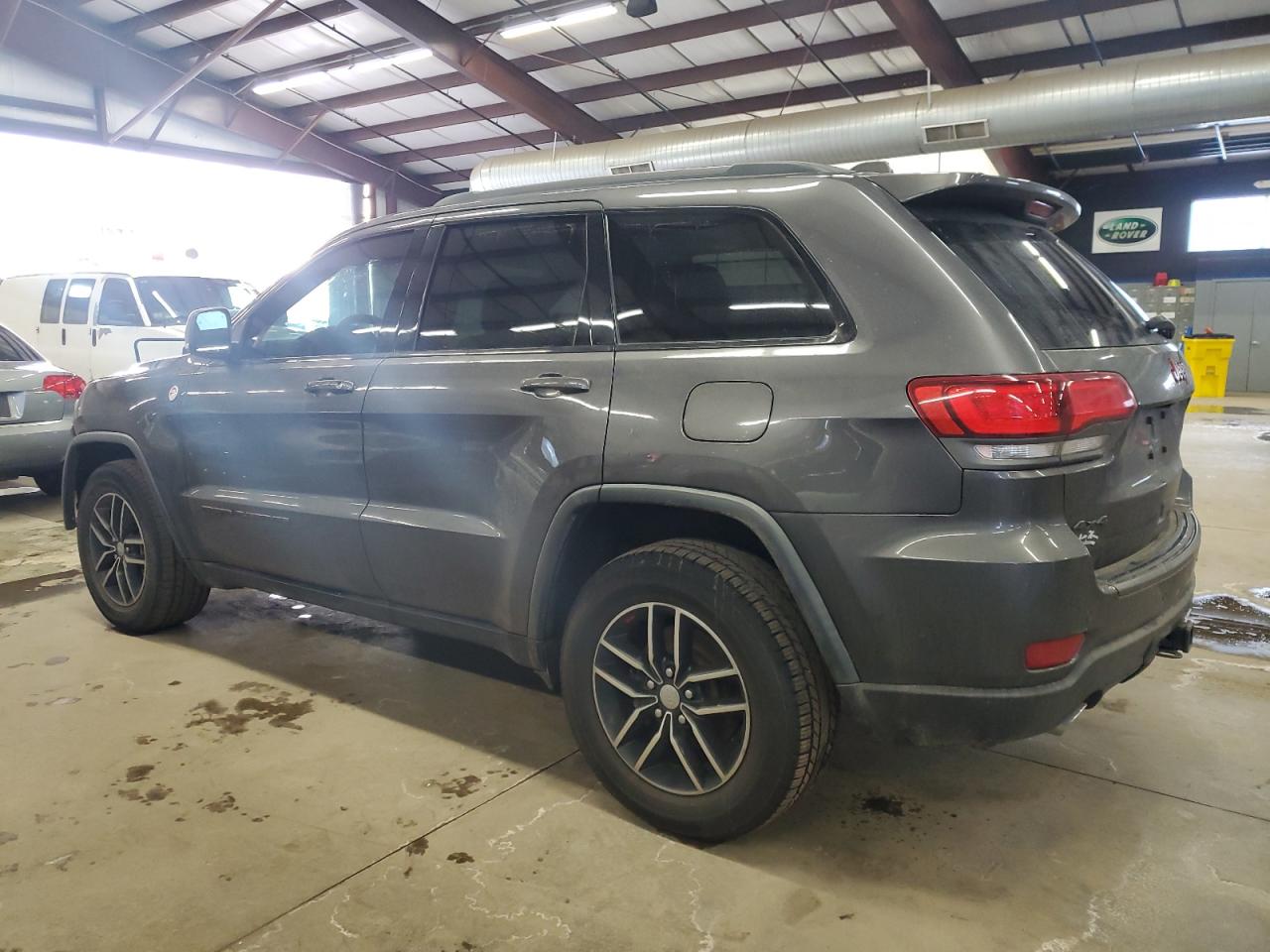 2017 Jeep Grand Cherokee - Image 2