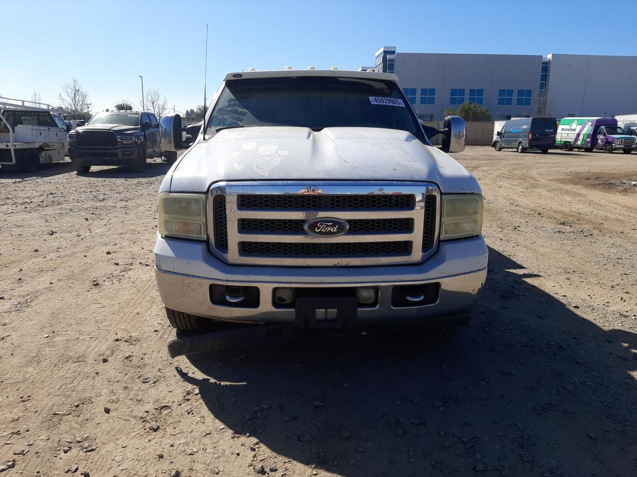 2006 Ford F350 - Image 5