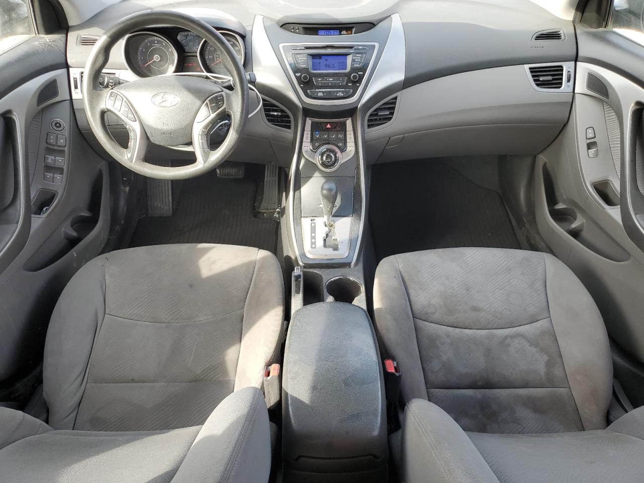 2013 Hyundai Elantra - Image 8