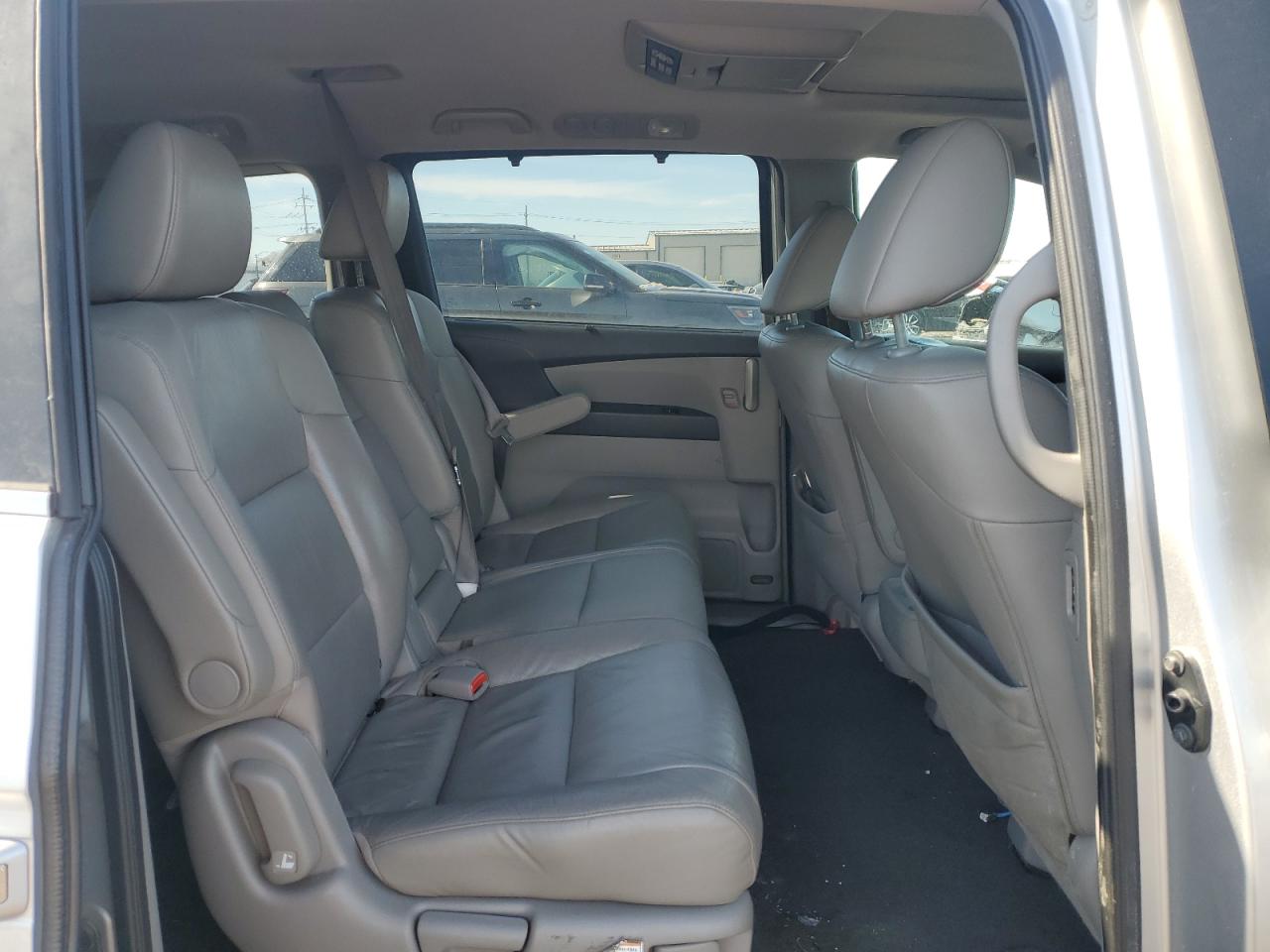 2011 Honda Odyssey - Image 11