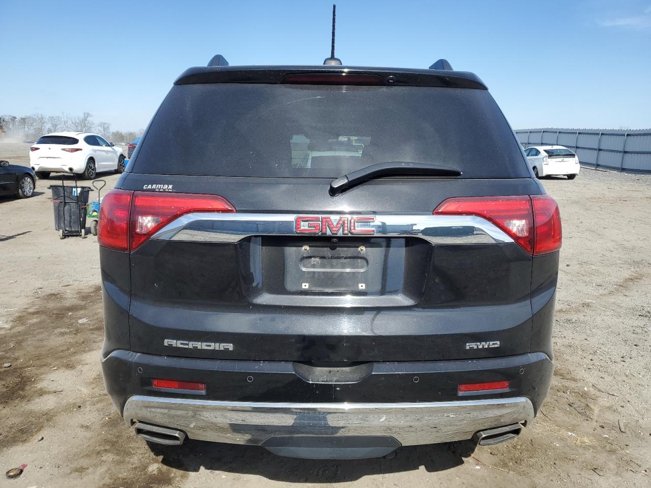 2017 GMC Acadia - Image 6