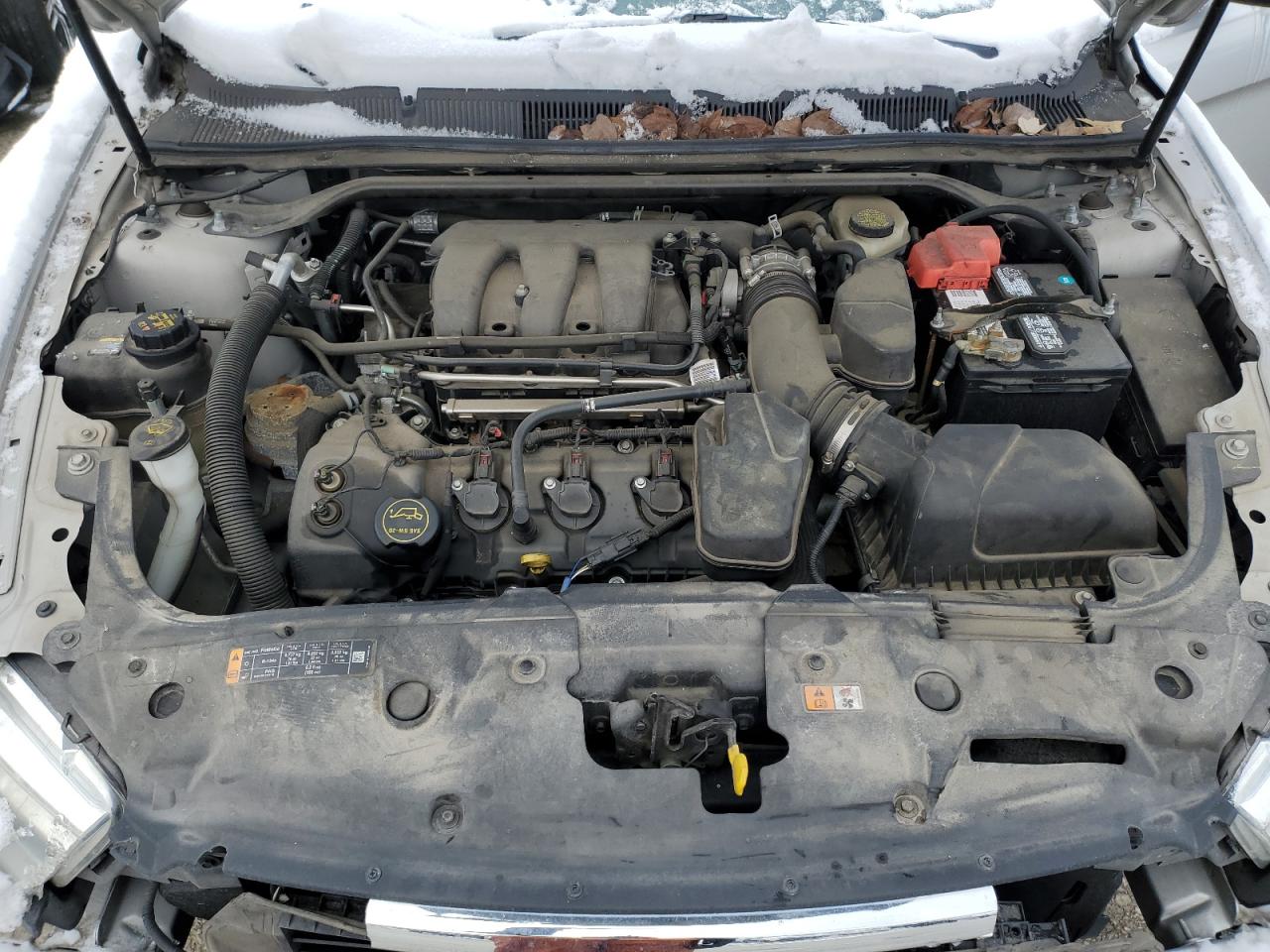 2015 Ford Taurus - Image 11