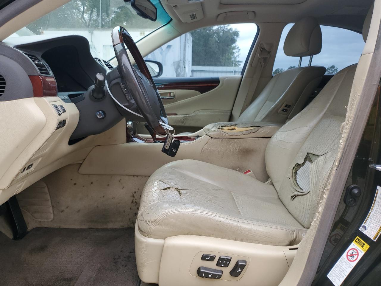 2010 Lexus LS - Image 7