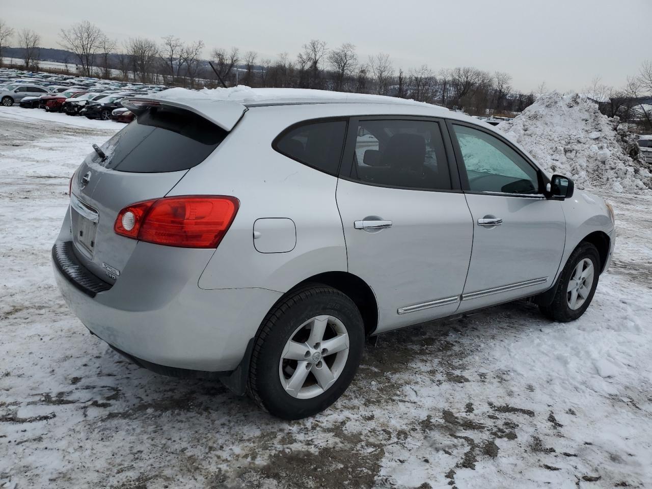2012 Nissan Rogue - Image 3