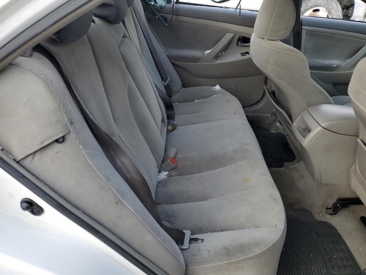 2009 Toyota Camry - Image 10
