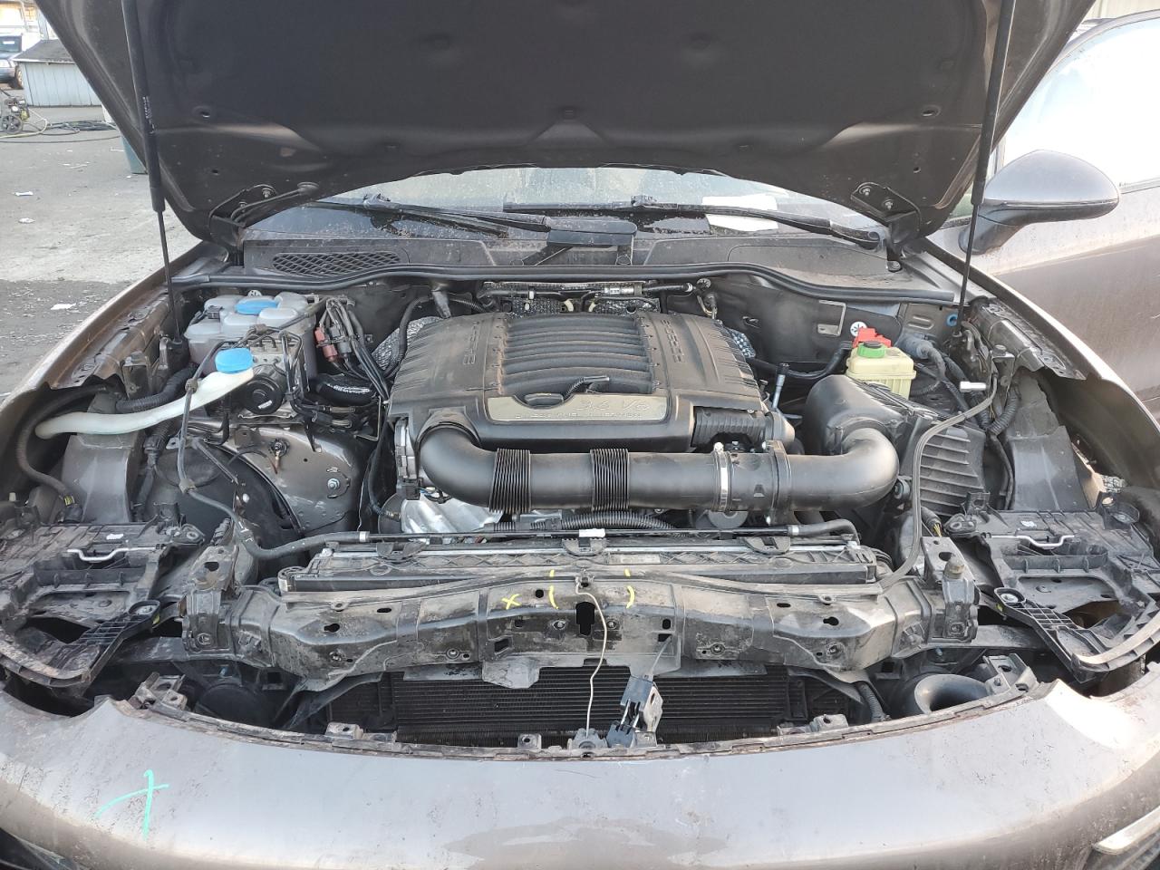 2016 Porsche Cayenne - Image 12