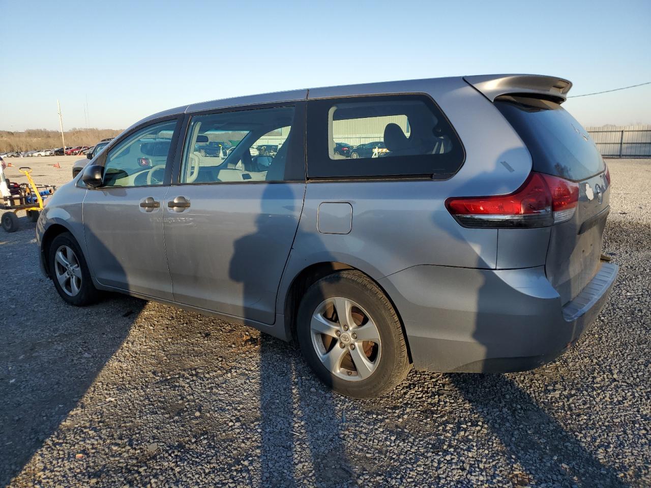 2012 Toyota Sienna - Image 2
