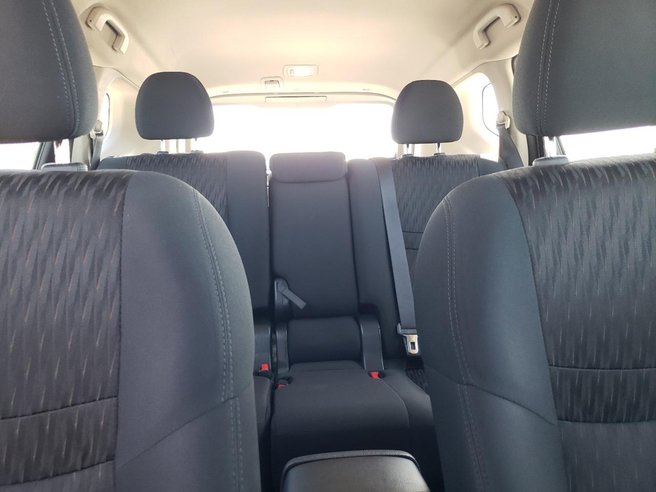2018 Nissan Rogue - Image 10