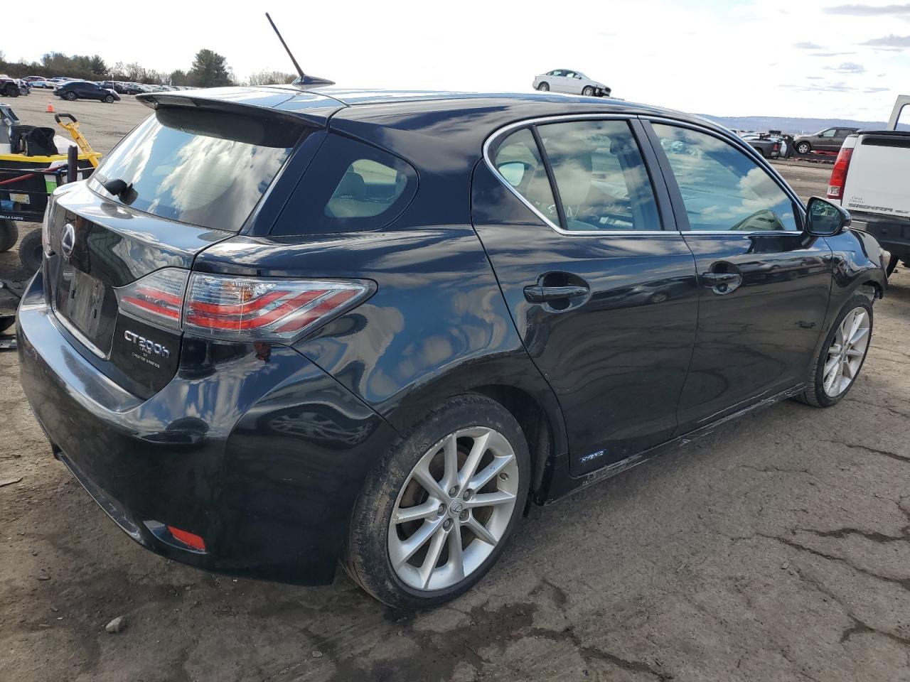 2012 Lexus CT - Image 3