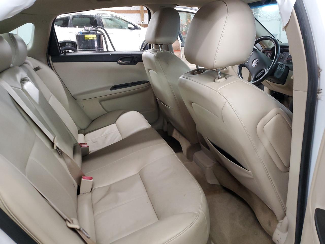 2010 Chevrolet Impala - Image 10