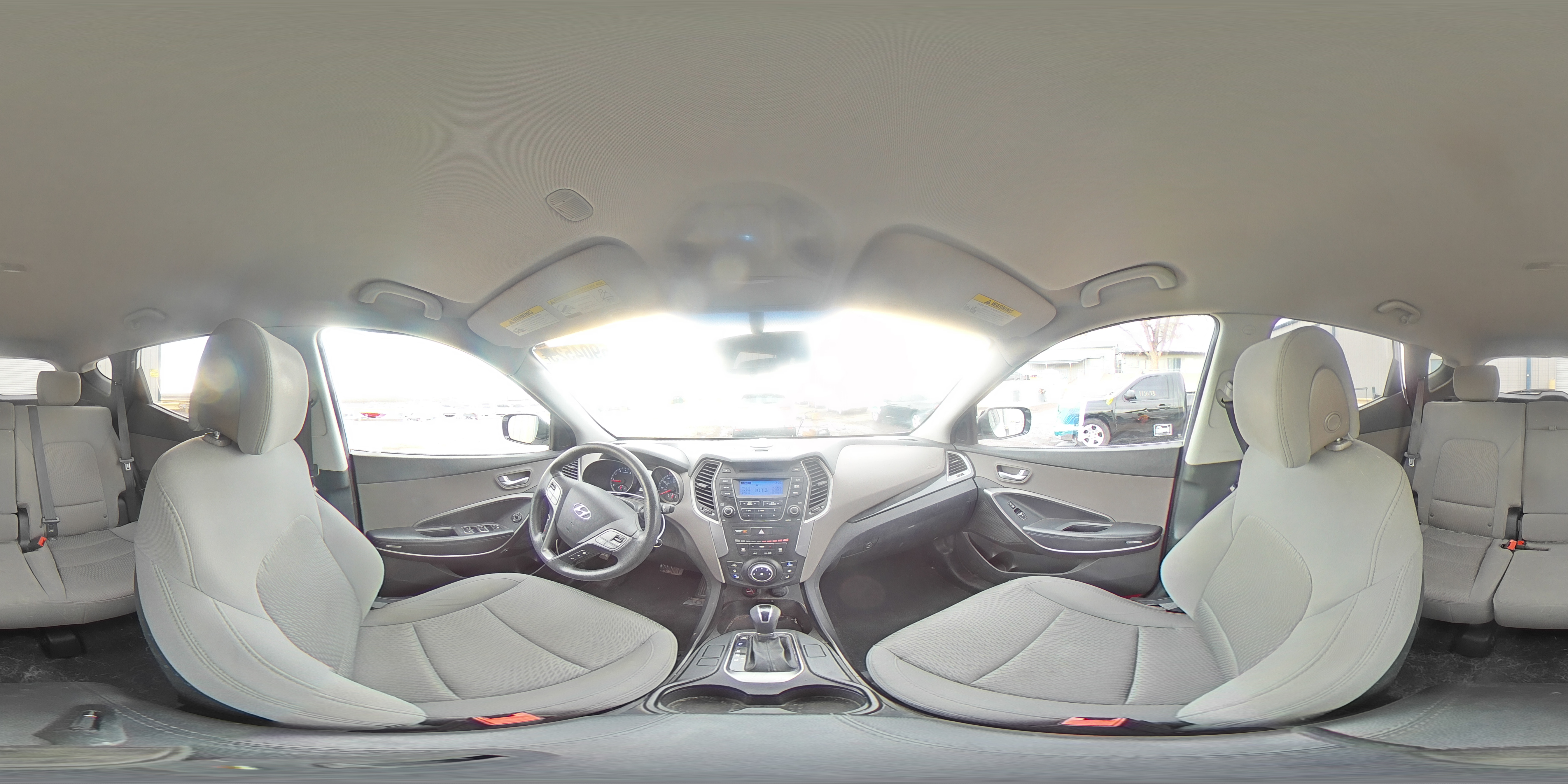 2013 Hyundai Santa Fe - Image 16