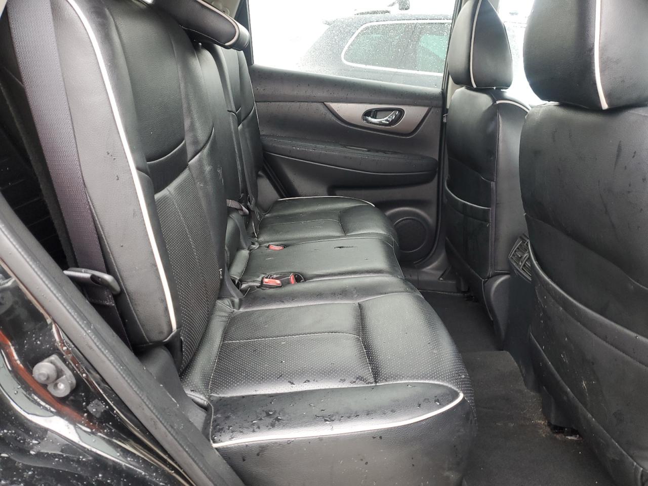 2016 Nissan Rogue - Image 11