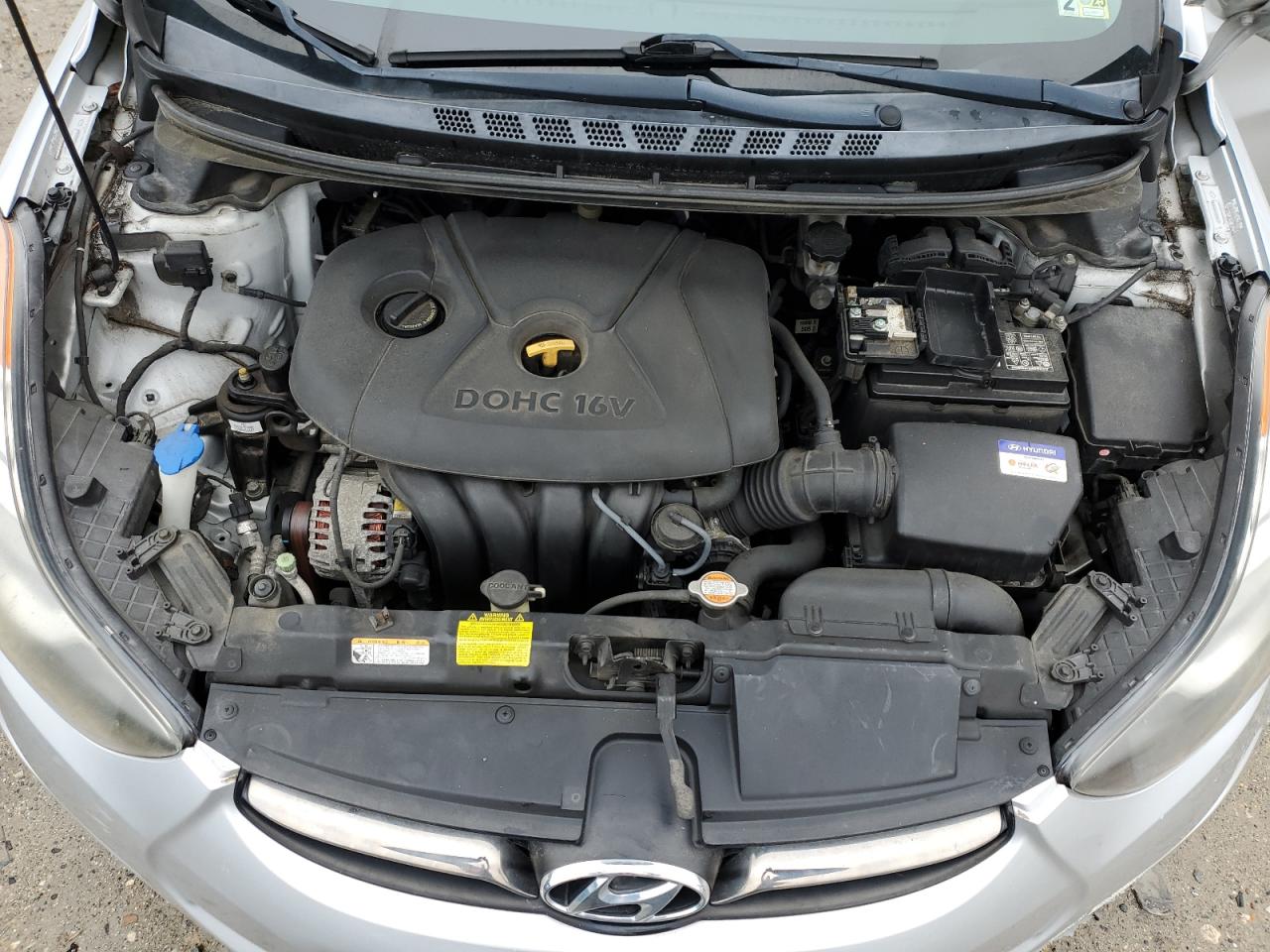 2011 Hyundai Elantra - Image 11