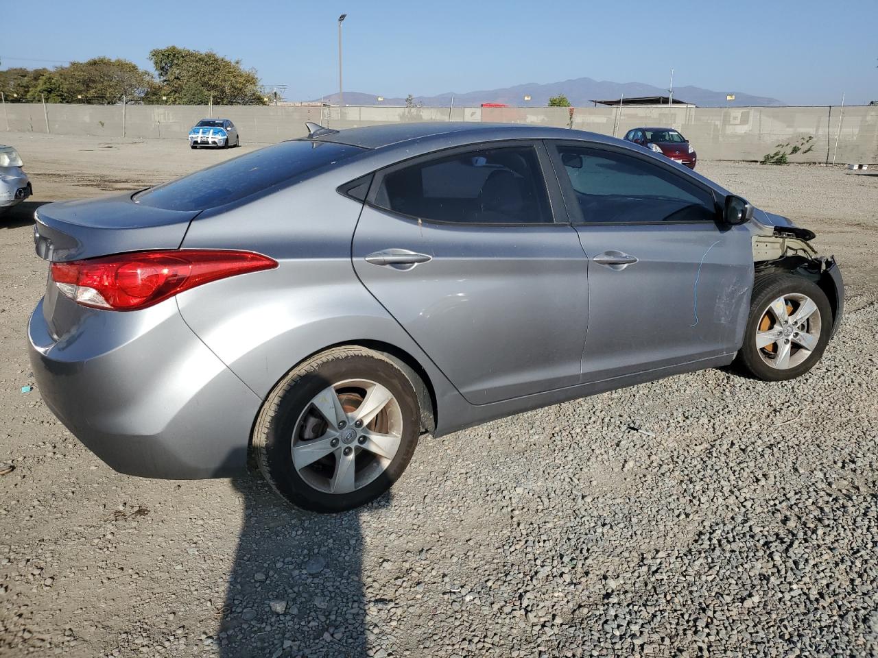 2013 Hyundai Elantra - Image 3