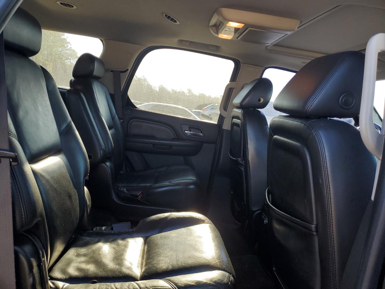 2007 Cadillac Escalade Luxury VIN: 1GYFK638X7R400611 Lot: 45345495