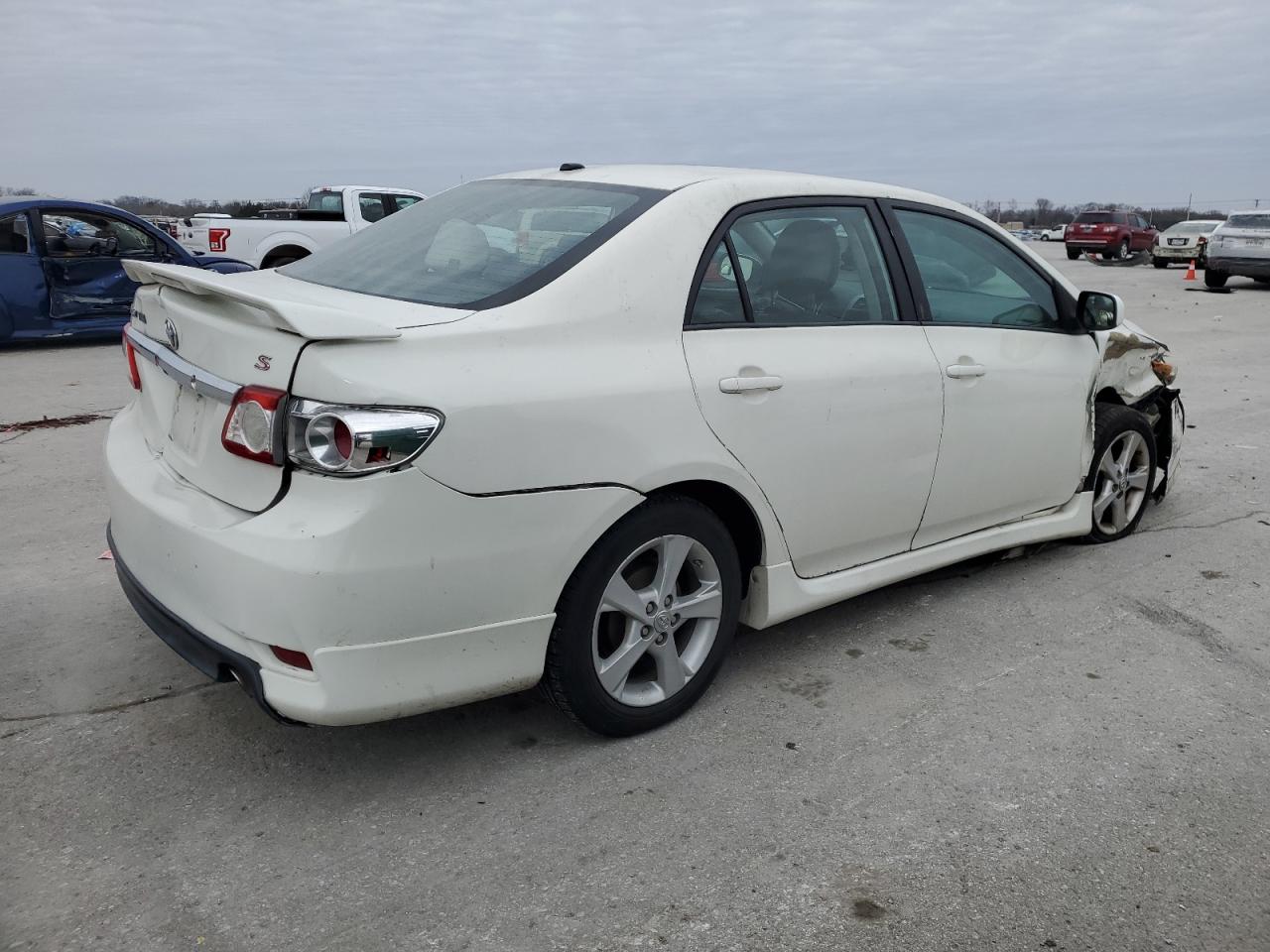 2011 Toyota Corolla - Image 3