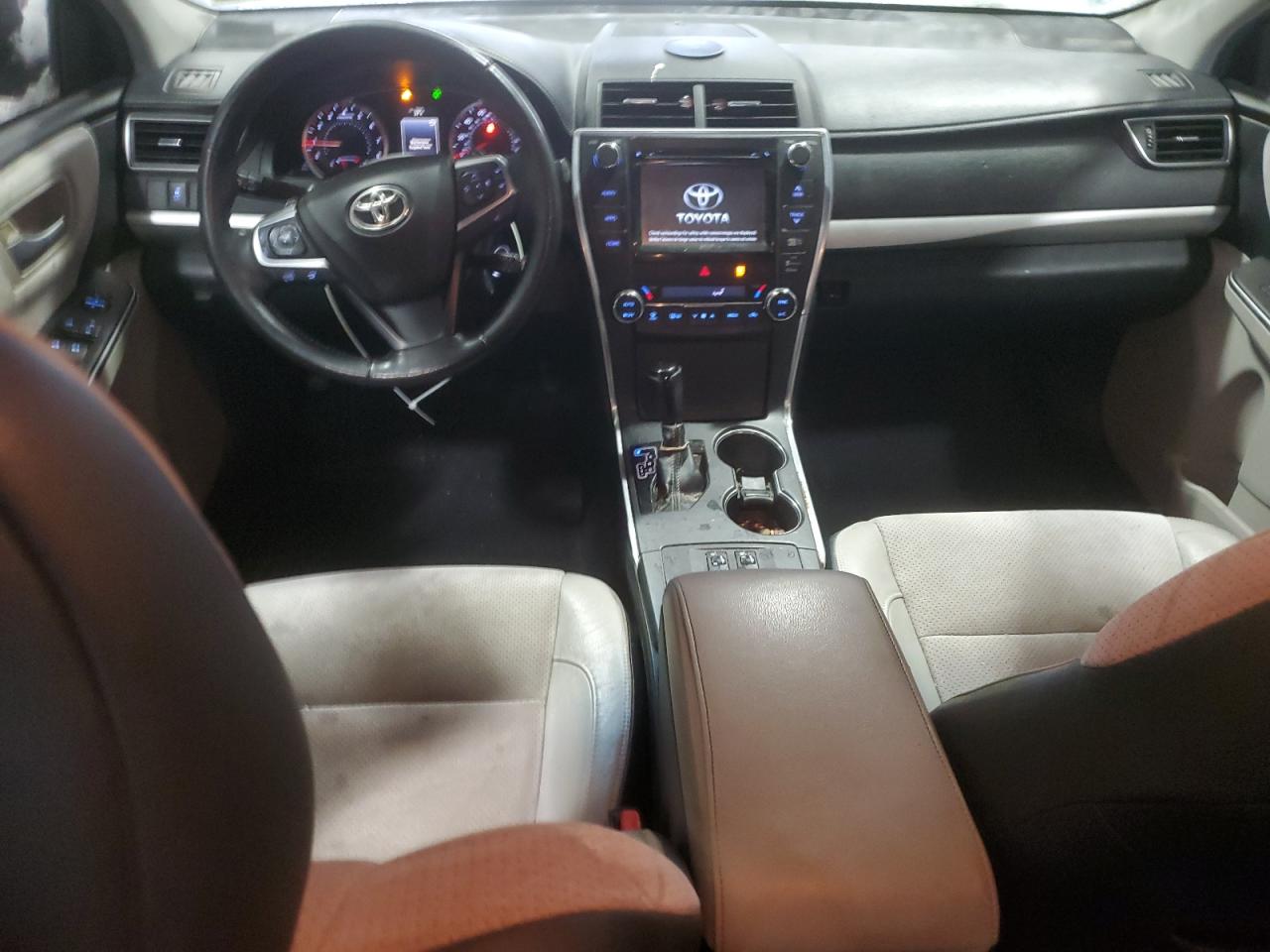 2015 Toyota Camry - Image 8