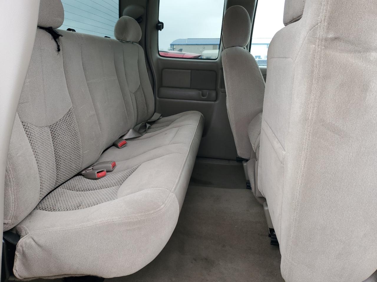 2003 Chevrolet Silverado - Image 10