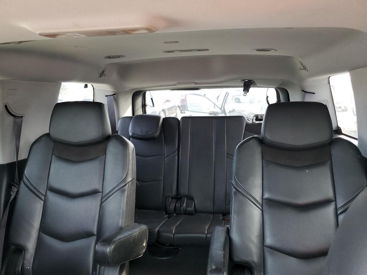 2015 Cadillac Escalade - Image 10