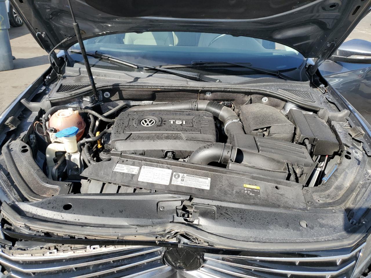 2017 Volkswagen Passat - Image 11