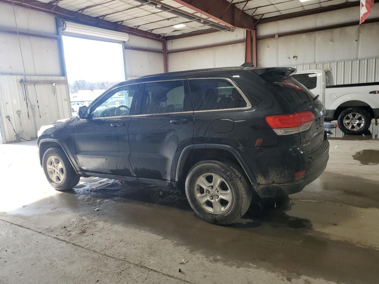 2016 Jeep Grand Cherokee - Image 2