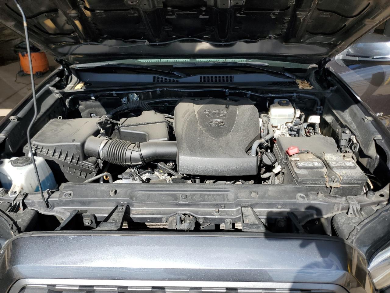 2020 Toyota Tacoma - Image 11