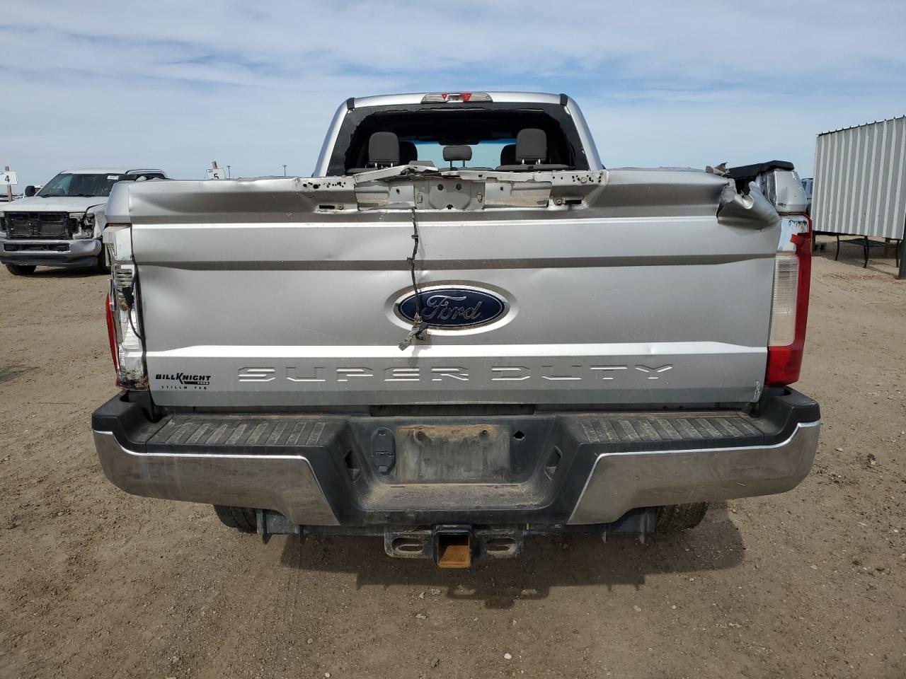 2018 Ford F350 - Image 6