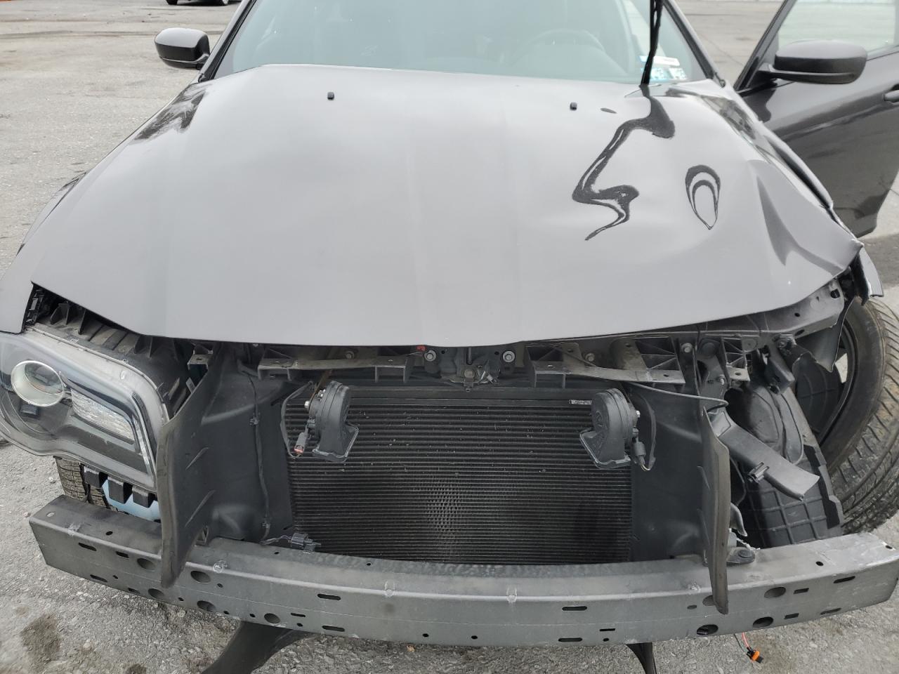 2020 Chrysler 300 - Image 12