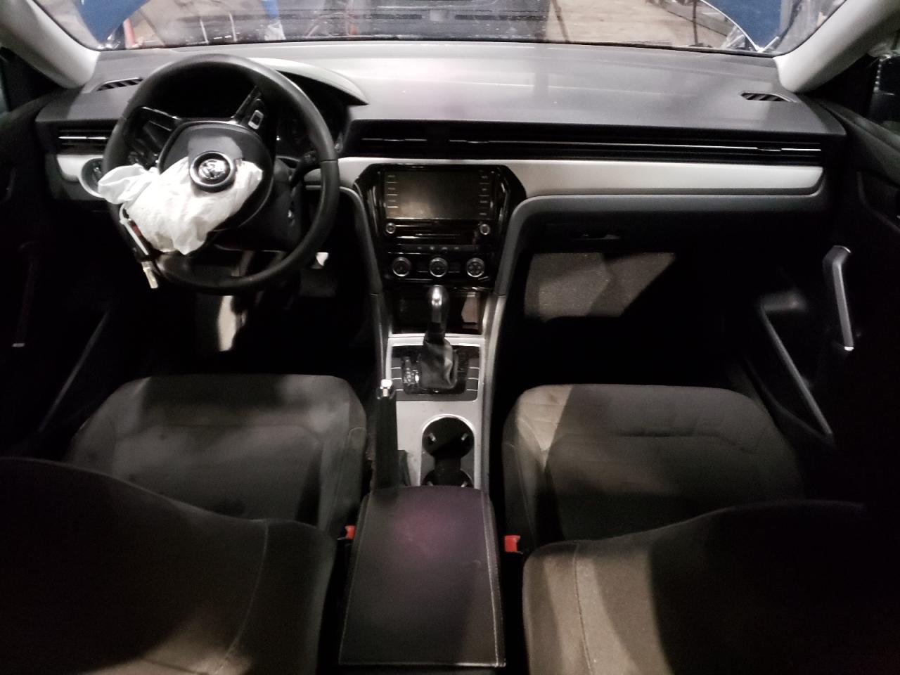 2021 Volkswagen Passat - Image 8