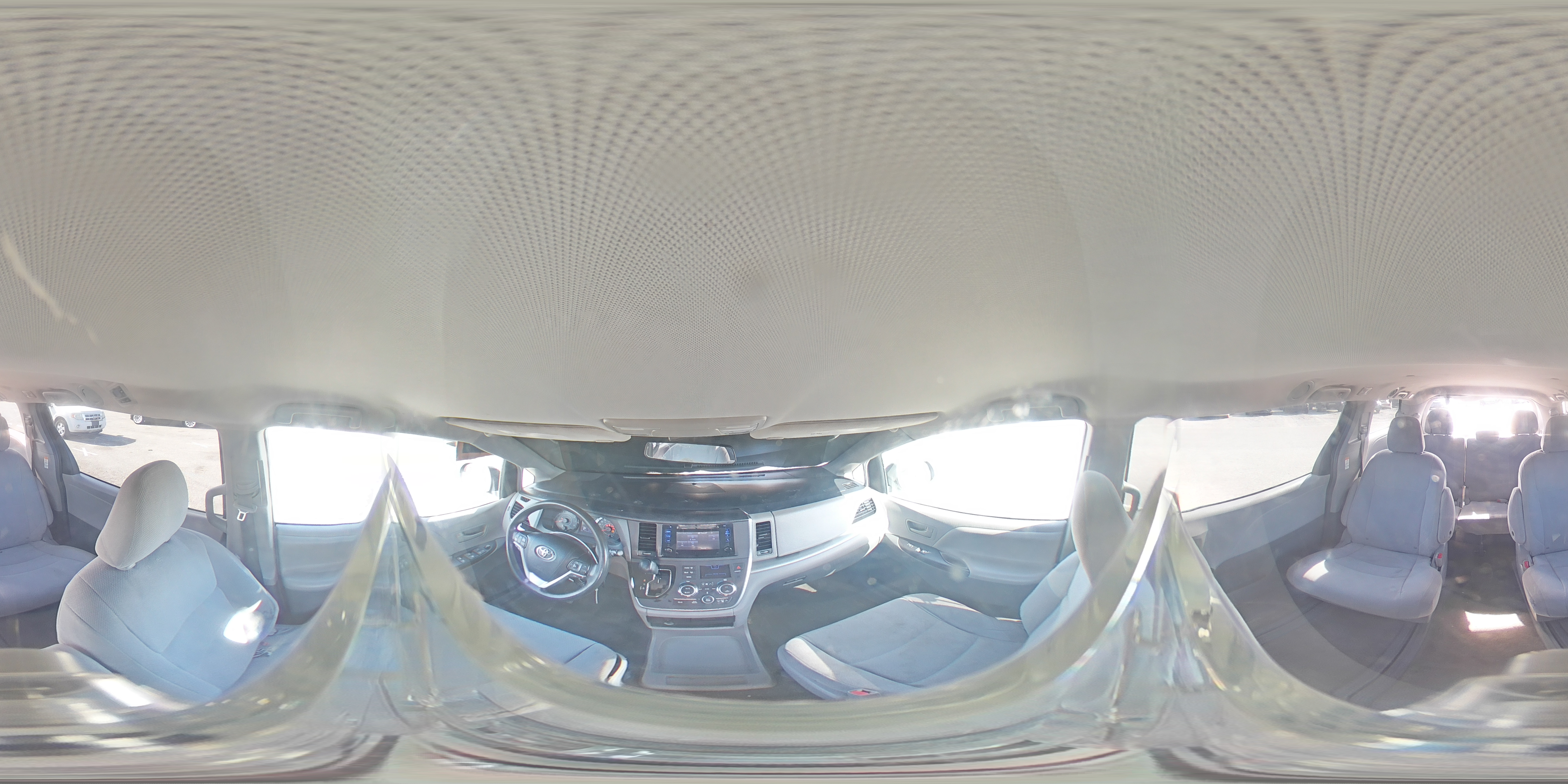 2015 Toyota Sienna - Image 14