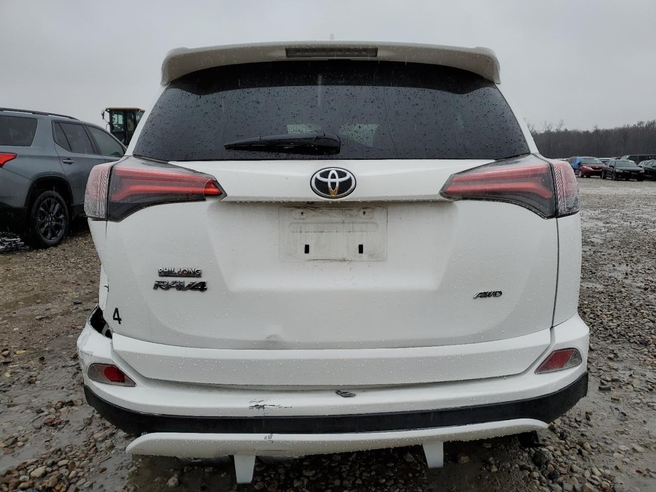 2018 Toyota RAV 4 - Image 6