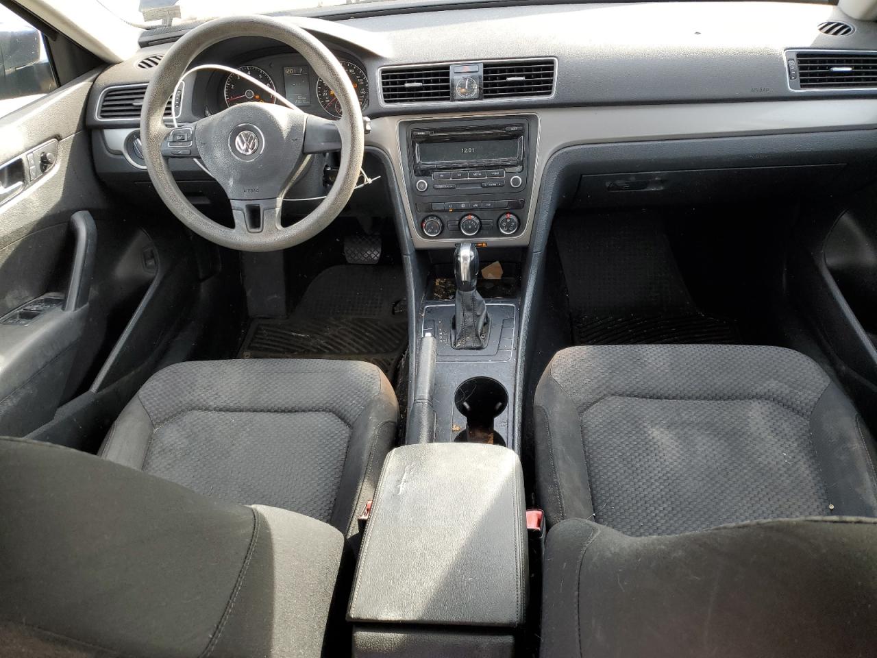 2015 Volkswagen Passat - Image 8