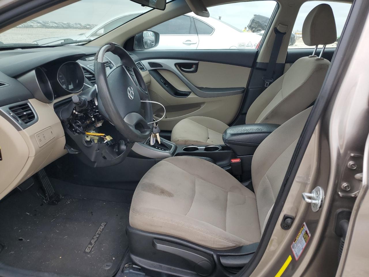 2015 Hyundai Elantra - Image 7