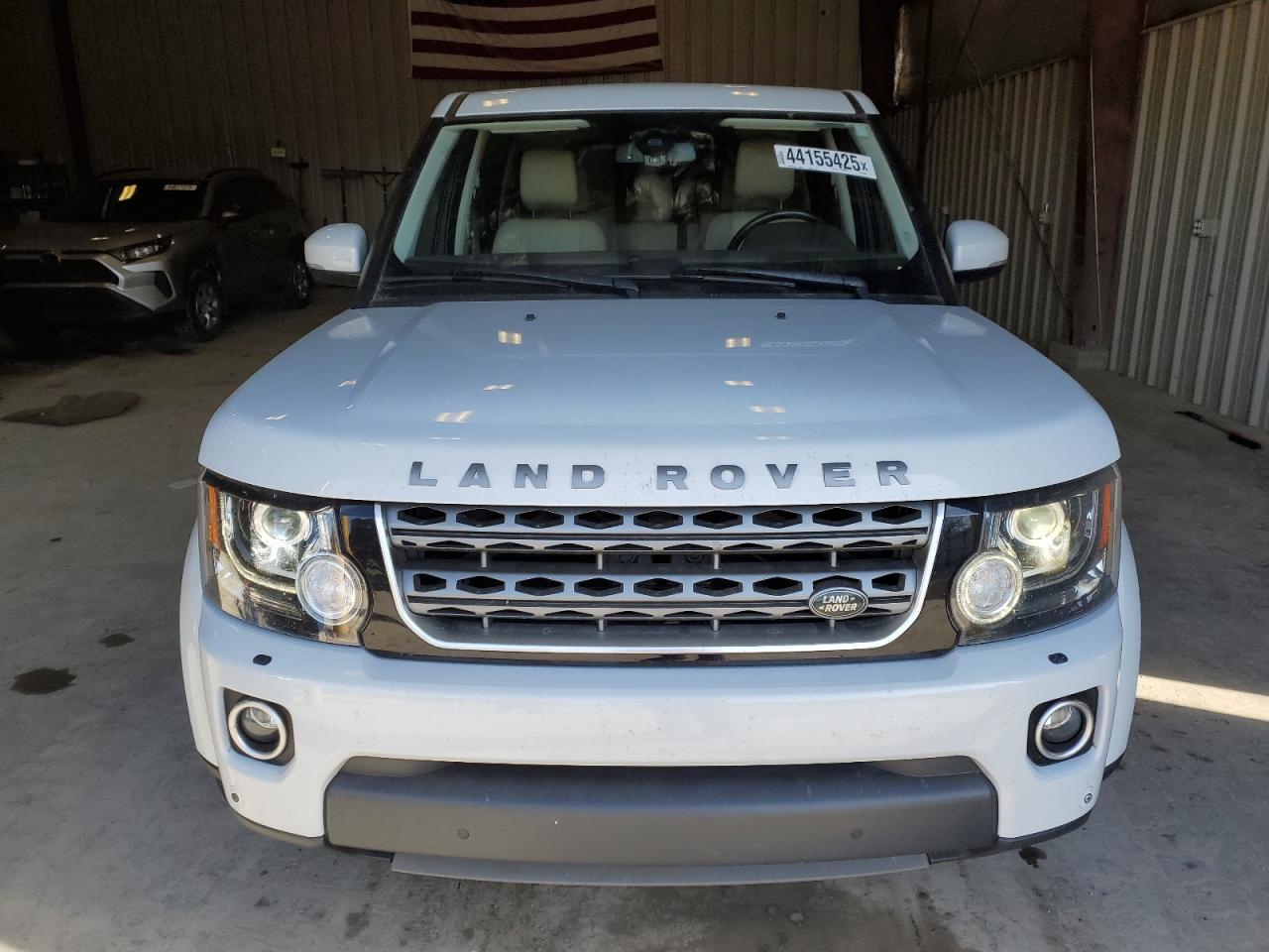 2016 Land Rover LR4 - Image 5