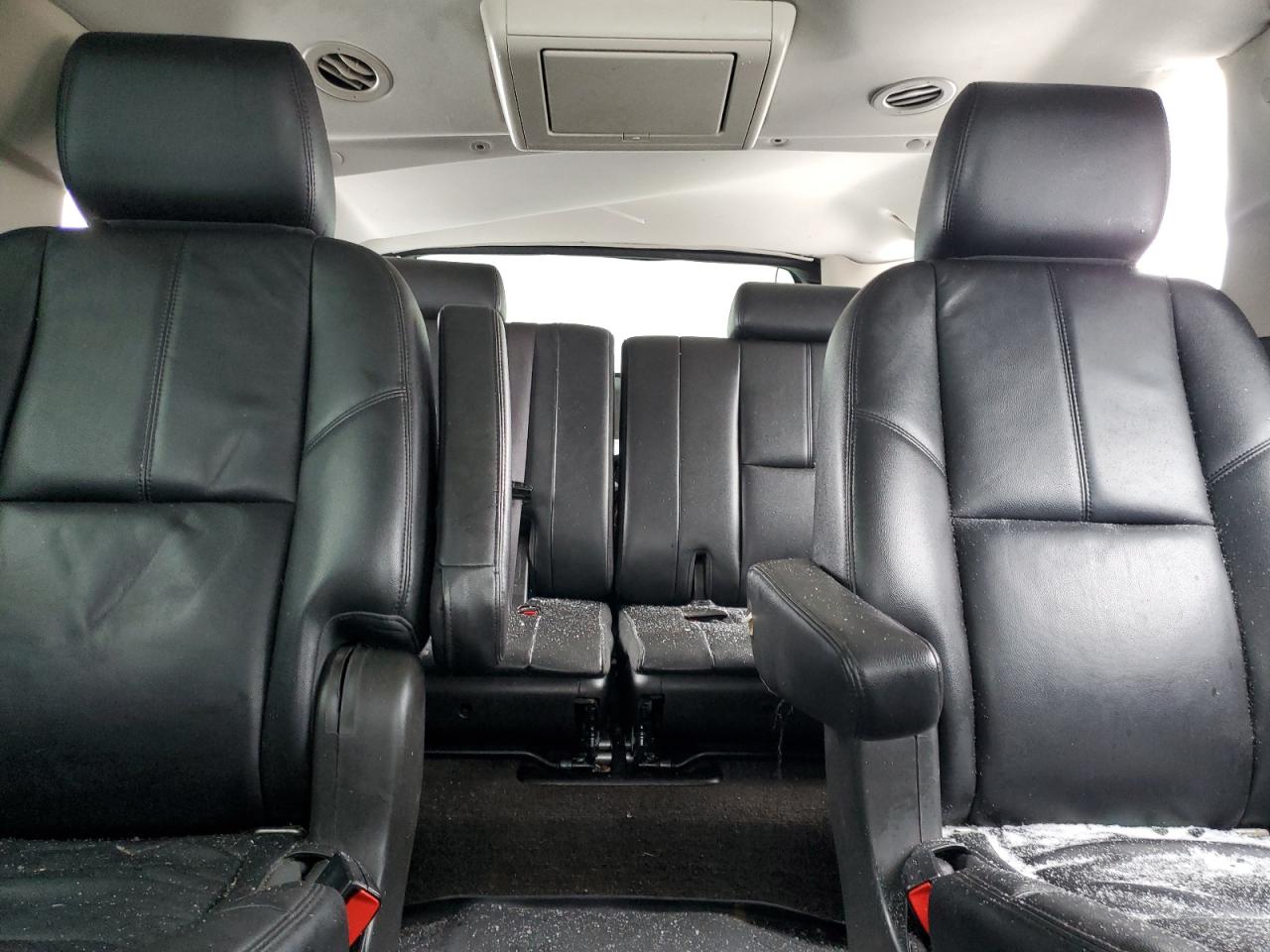 2013 Chevrolet Suburban - Image 10